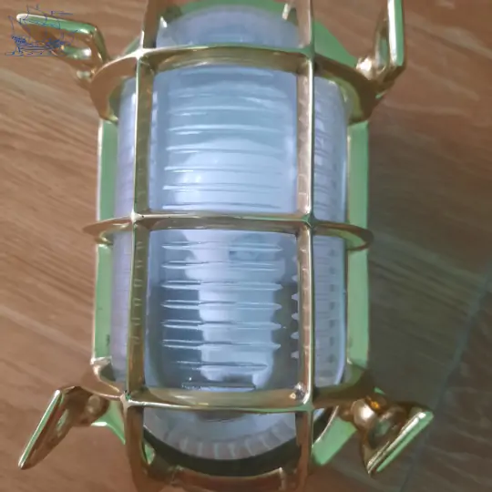 Đèn đồng trang trí tàu thủy