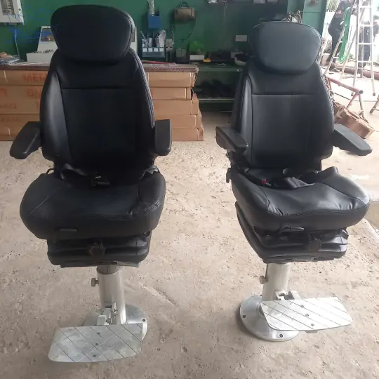Ghế lái tàu thủy nâng hạ và điều chỉnh độ cao